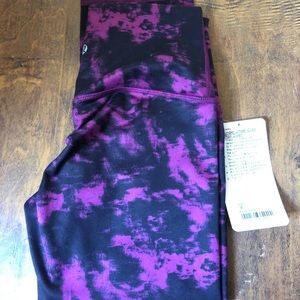 Lululemon wunder under crop new with tags! Sz 6
